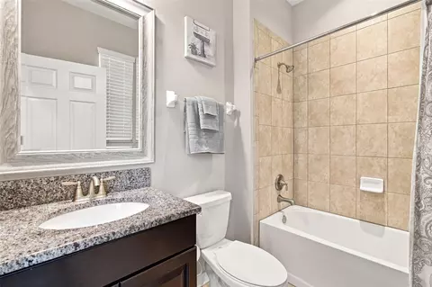 Bath - 19065 Malinche Loop, Spring Hill, FL 34610 photo 1 of 4