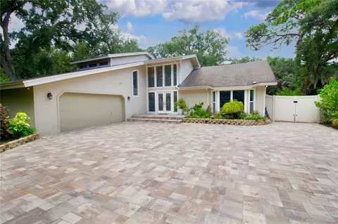 70 Bay Woods Dr, Safety Harbor, FL 34695