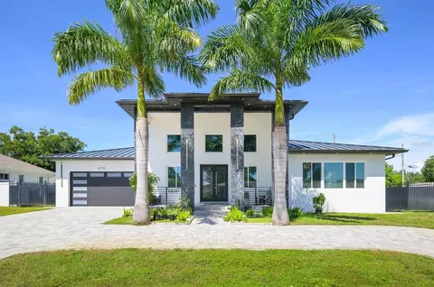 6396 18th St N, Saint Petersburg, FL 33702