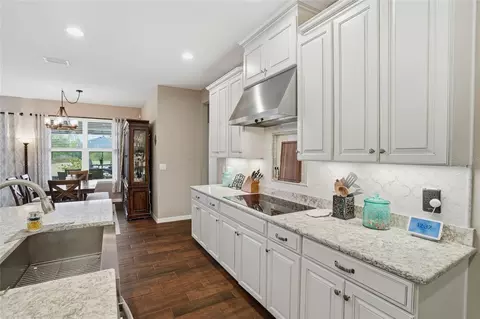 Kitchen - 33564 Willow Point Ct, Wesley Chapel, FL 33545 photo 5 of 8