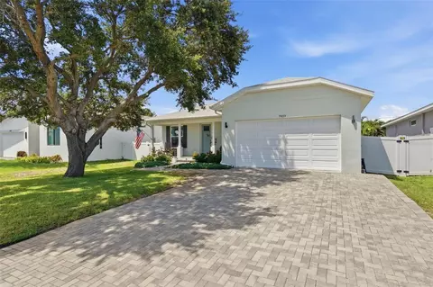7859 40th Ave N, Saint Petersburg, FL 33709
