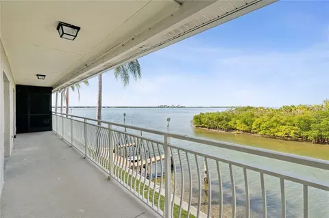 8829 Bay Pointe Dr #206, Tampa, FL 33615