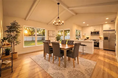 Dining - 607 Willow Ct, Brandon, FL 33510 photo 1 of 5