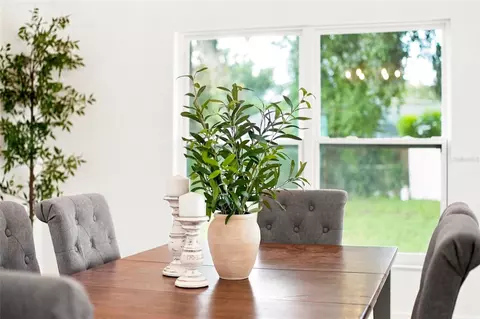 Dining - 607 Willow Ct, Brandon, FL 33510 photo 3 of 5
