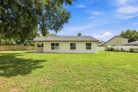 Exterior - 607 Willow Ct, Brandon, FL 33510 photo 3 of 7