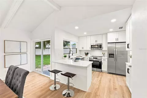 Kitchen - 607 Willow Ct, Brandon, FL 33510 photo 1 of 4