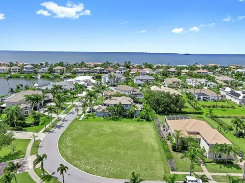 View/Area - 6424 Rubia Cir, Apollo Beach, FL 33572 photo 3 of 9