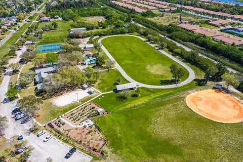 View/Area - 6424 Rubia Cir, Apollo Beach, FL 33572 photo 5 of 9