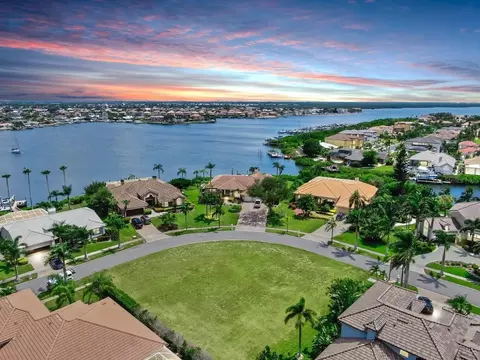 View/Area - 6424 Rubia Cir, Apollo Beach, FL 33572 photo 1 of 9