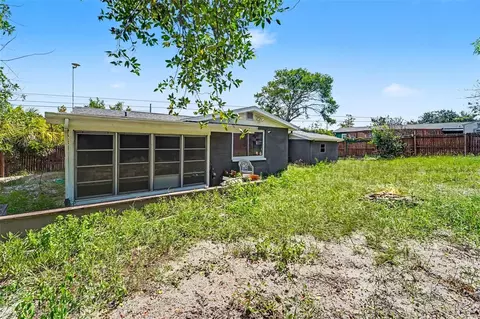 Exterior - 9342 Northcliffe Blvd, Spring Hill, FL 34606 photo 4 of 7