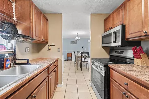 Kitchen - 9342 Northcliffe Blvd, Spring Hill, FL 34606 photo 1 of 1