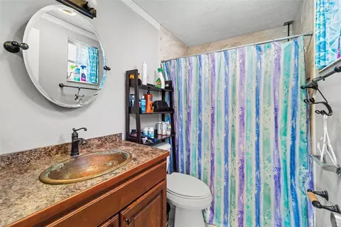 Bath - 9342 Northcliffe Blvd, Spring Hill, FL 34606 photo 1 of 2