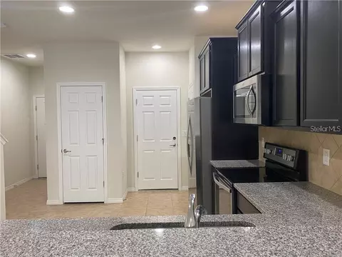 Entry Way - 9141 Hillcroft Dr, Riverview, FL 33578 photo 3 of 5