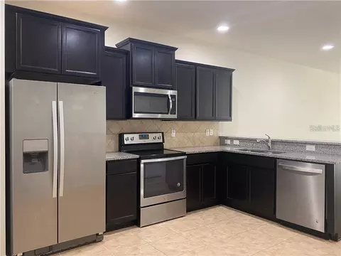 Kitchen - 9141 Hillcroft Dr, Riverview, FL 33578 photo 1 of 1