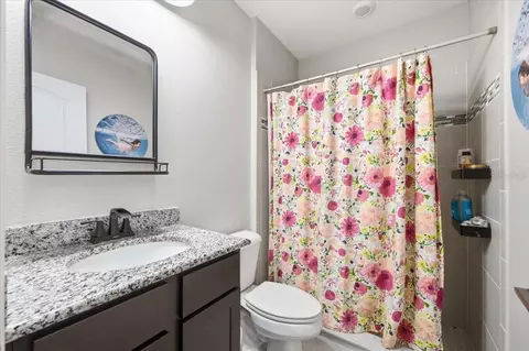 Bath - 15488 Scolder Loop, Weeki Wachee, FL 34614 photo 6 of 6