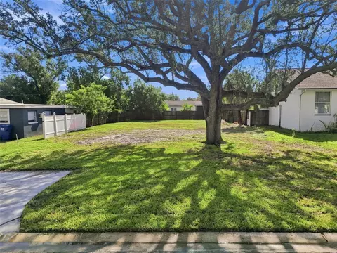 4135 Carson St NE, Saint Petersburg, FL 33703