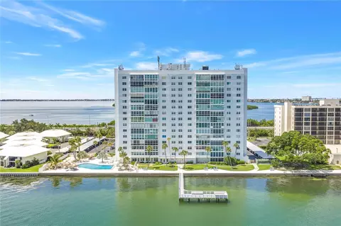 7200 Sunshine Skyway Ln S #8B, Saint Petersburg, FL 33711