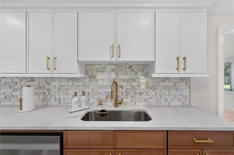 Kitchen - 4609 60th St E, Bradenton, FL 34203 photo 6 of 7