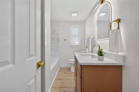 Bath - 4609 60th St E, Bradenton, FL 34203 photo 3 of 5
