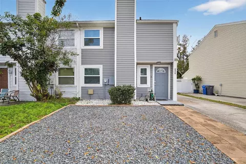 6424 Rockpointe Dr, Tampa, FL 33634