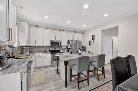 Kitchen - 11132 Running Pine Dr, Riverview, FL 33569 photo 5 of 8