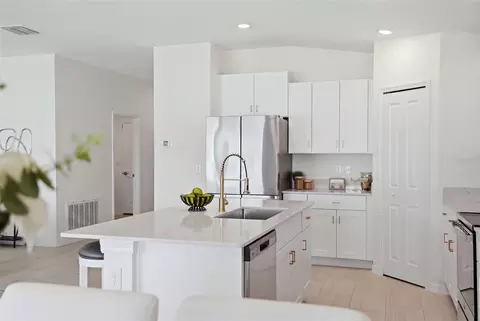 Kitchen - 12638 Maple Bonsai Dr, Riverview, FL 33579 photo 4 of 5