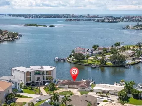 6505 Debbie Ln S, Saint Petersburg, FL 33707