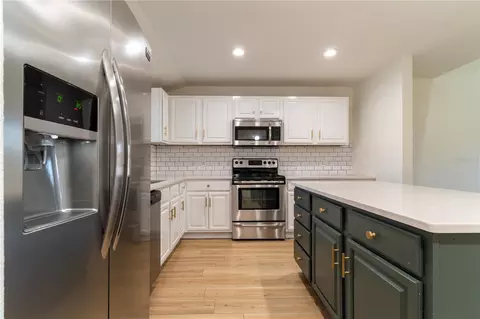 Kitchen - 1395 Davis Rd, Dunedin, FL 34698 photo 2 of 3