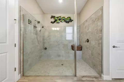 Bath - 5321 Kelper Hook Ct, Wimauma, FL 33598 photo 5 of 10