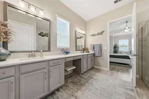 Bath - 5321 Kelper Hook Ct, Wimauma, FL 33598 photo 3 of 10