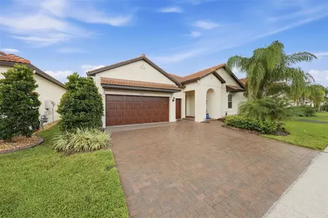 Exterior - 5321 Kelper Hook Ct, Wimauma, FL 33598 photo 3 of 10
