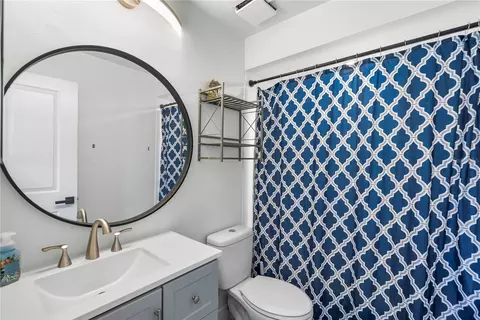 Bath - 656 Olympic Dr #17-3, Ocoee, FL 34761 photo 2 of 3