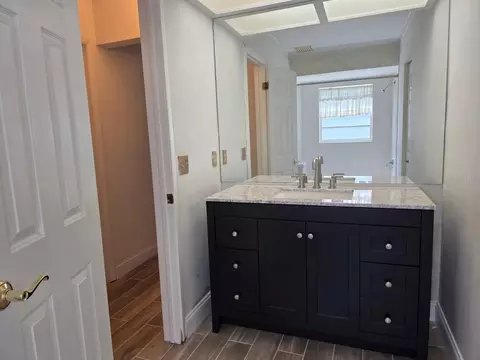 Bath - 9303 Alice Ln, Riverview, FL 33578 photo 2 of 5