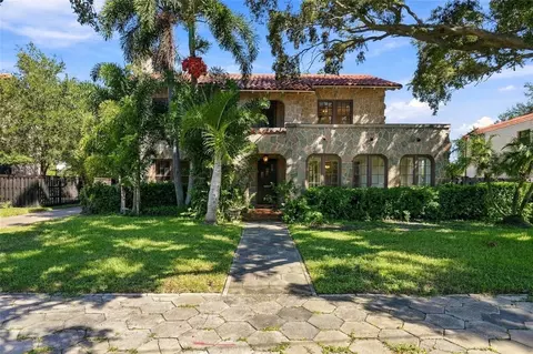 955 39th Ave N, Saint Petersburg, FL 33703