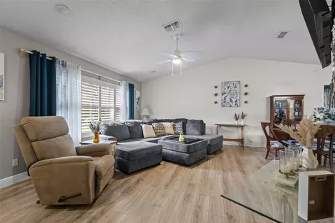 Living - 11401 Callaghan Ave, Spring Hill, FL 34608 photo 2 of 3