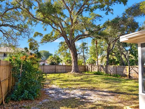Exterior - 446 New York Ave, Dunedin, FL 34698 photo 2 of 5