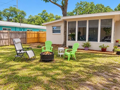Exterior - 446 New York Ave, Dunedin, FL 34698 photo 3 of 5