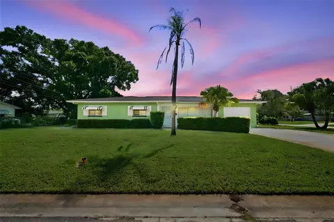 2101 Winchester Rd N, Saint Petersburg, FL 33710