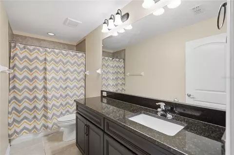 Bath - 9307 Parisian Ct, Seffner, FL 33584 photo 3 of 4