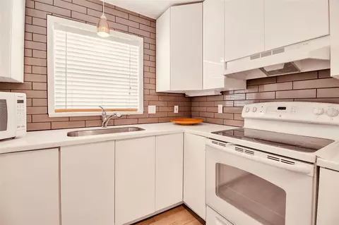 Kitchen - 210 84th St, Holmes Beach, FL 34217 photo 2 of 2