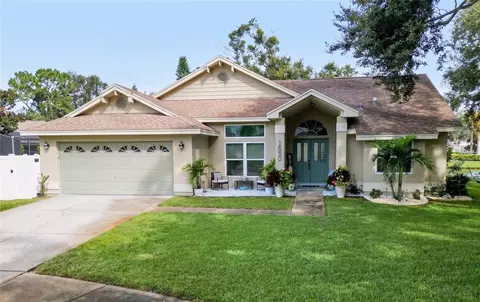 1650 Winners Cir, Tarpon Springs, FL 34689