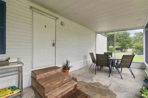 Exterior - 8823 E Millpoint Rd, Riverview, FL 33578 photo 1 of 8