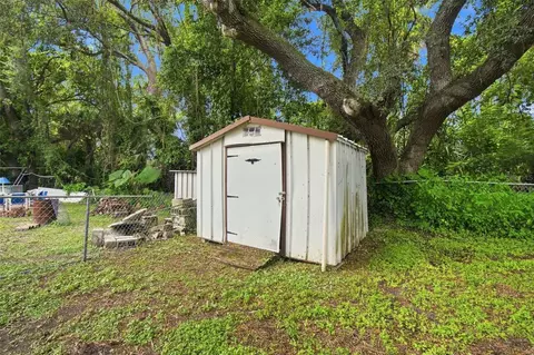 Exterior - 8823 E Millpoint Rd, Riverview, FL 33578 photo 7 of 8