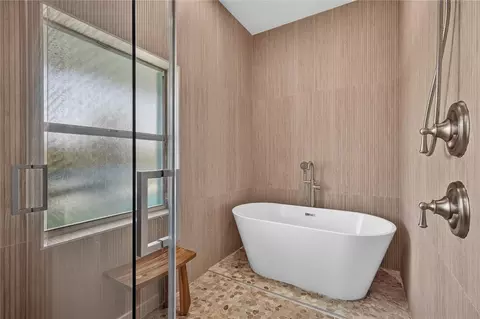 Bath - 10440 Placida Rd, Placida, FL 33946 photo 2 of 6