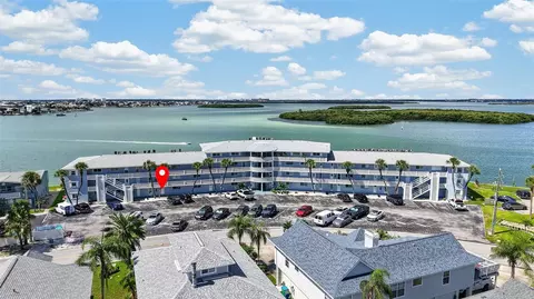 280 126th Ave #103, Treasure Island, FL 33706