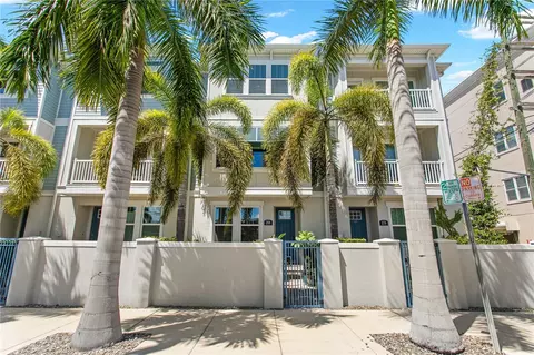 268 8th St N, Saint Petersburg, FL 33701