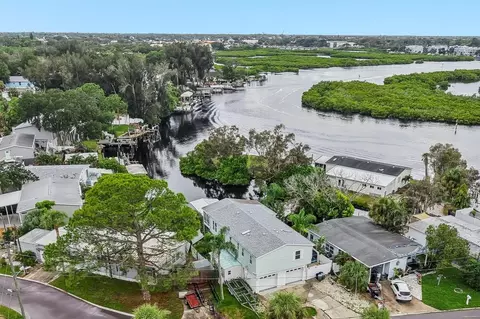 507 River View Ln, Tarpon Springs, FL 34689