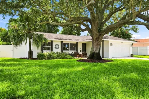 2334 Tropical Shores Dr SE, Saint Petersburg, FL 33705