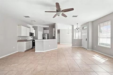 Living - 5519 Kinglethill Dr, Lithia, FL 33547 photo 2 of 4
