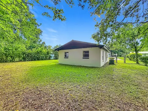 Exterior - 1504 NW 19th Ct, Ocala, FL 34475 photo 5 of 7